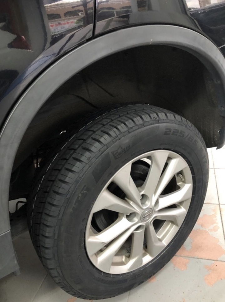 汽車百貨換胎嚇自己,低調但好用的將軍輪胎HT5休旅胎開箱