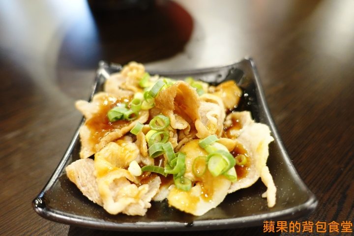 [食記] 台中北區 鬼匠拉麵-北平店 蒜香地獄雪花牛香麻夠勁 超大肋排現點現做 蝦爆了Q彈脆口 小菜多樣新鮮 台中美食