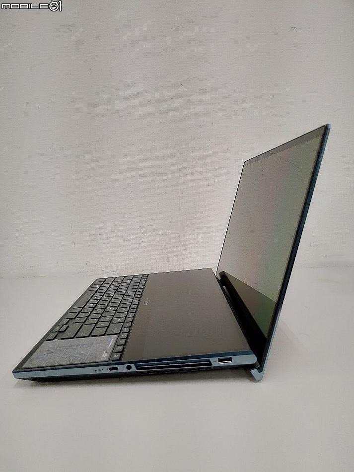 點我看大圖 華碩雙螢幕筆電 ZenBook Pro Duo UX581開箱