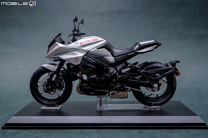 【開箱】SUZUKI 現代武士刀 KATANA 參上！1/12  Aoshima 青島文化教材社組裝完成品開箱！