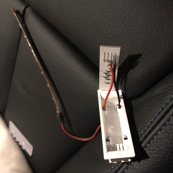BMW 320i M Sport 超不專業室內燈增亮DIY