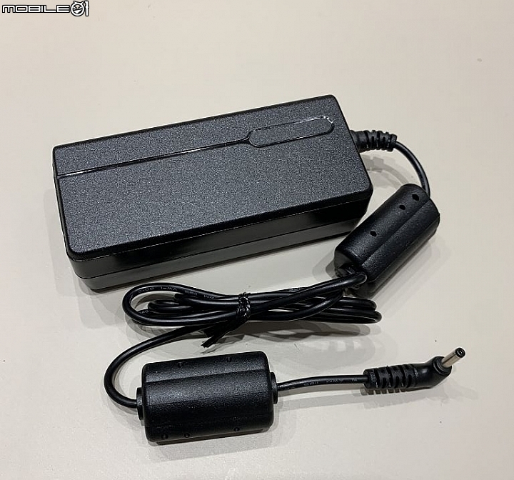 [新機開箱] 易用隨行投影 ViewSonic M1+ 無線藍芽微型投影機