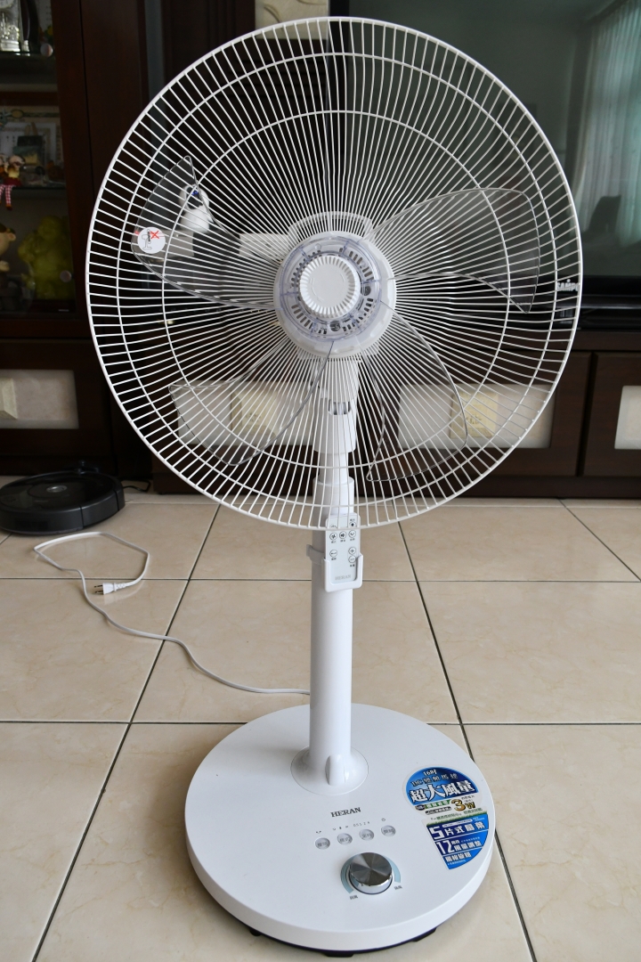 禾聯DC電扇HDF-16S2, 正常使用下葉片斷裂