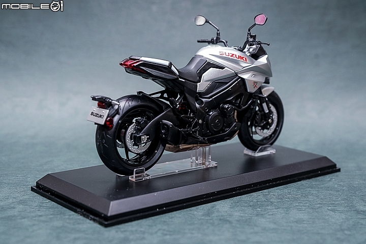 【開箱】SUZUKI 現代武士刀 KATANA 參上！1/12  Aoshima 青島文化教材社組裝完成品開箱！