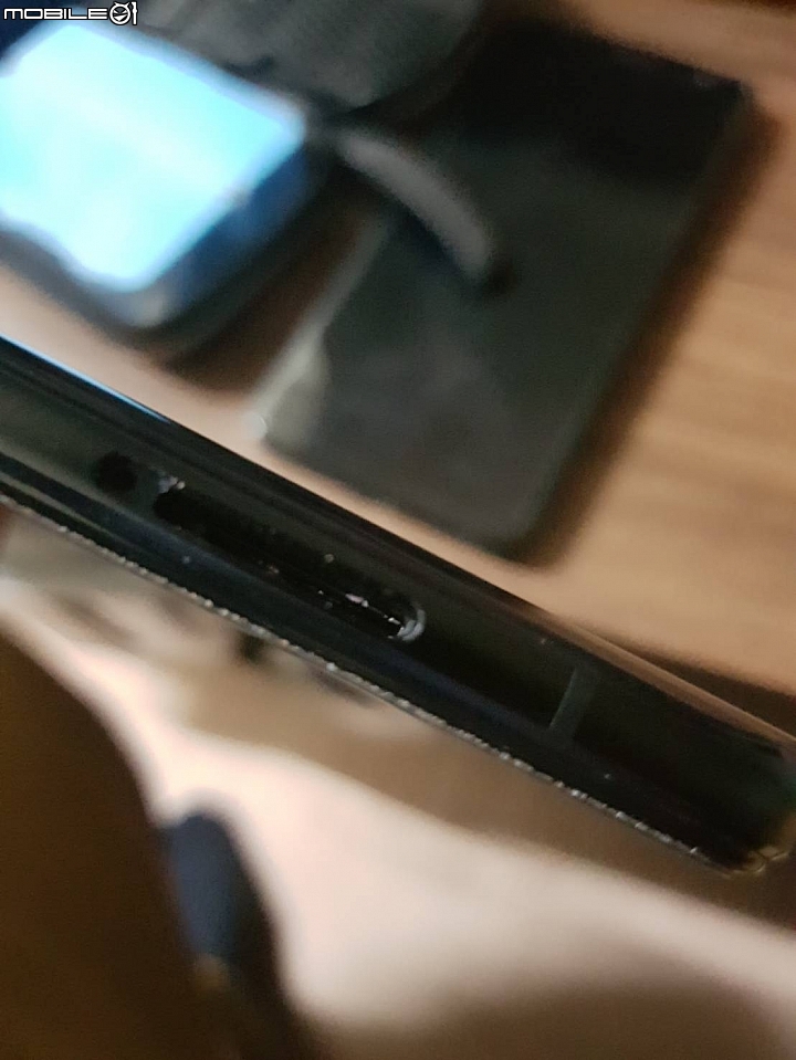 Zenfone 6 無法充電故障送修，今日修完拿回來傻眼了！