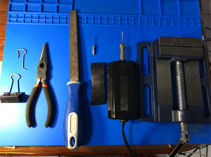 颱風天亂搞,DIY 修理Macbook Pro變壓器 Magsafe 的耳朵