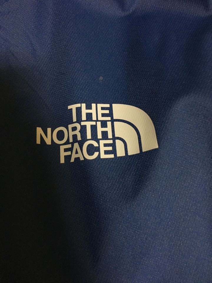 the north face 衝鋒衣真假