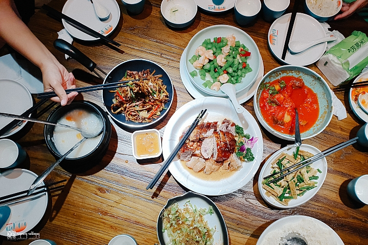點我看大圖 她說天涯若是卷底片:離天空那麼近的地方