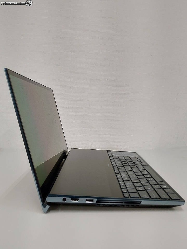 點我看大圖 華碩雙螢幕筆電 ZenBook Pro Duo UX581開箱