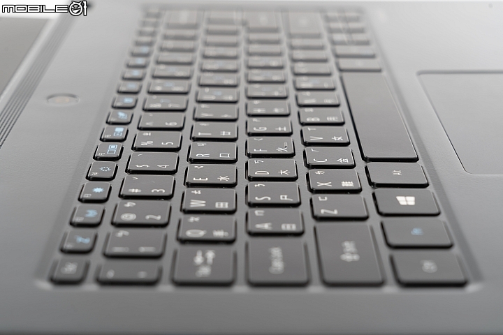 Acer TravelMate P6 輕薄至上的商務良伴！