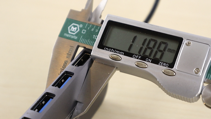 開箱 VAVA 八合一 USB Type C hub 圓潤輕薄中仍有 HDMI 與網路孔