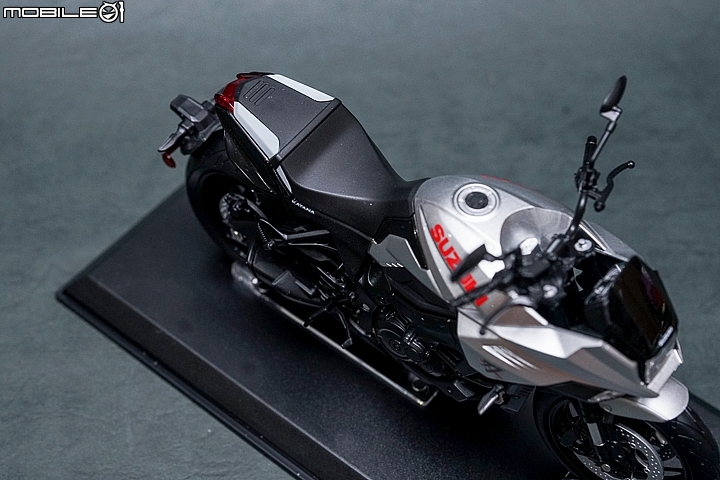 【開箱】SUZUKI 現代武士刀 KATANA 參上！1/12  Aoshima 青島文化教材社組裝完成品開箱！