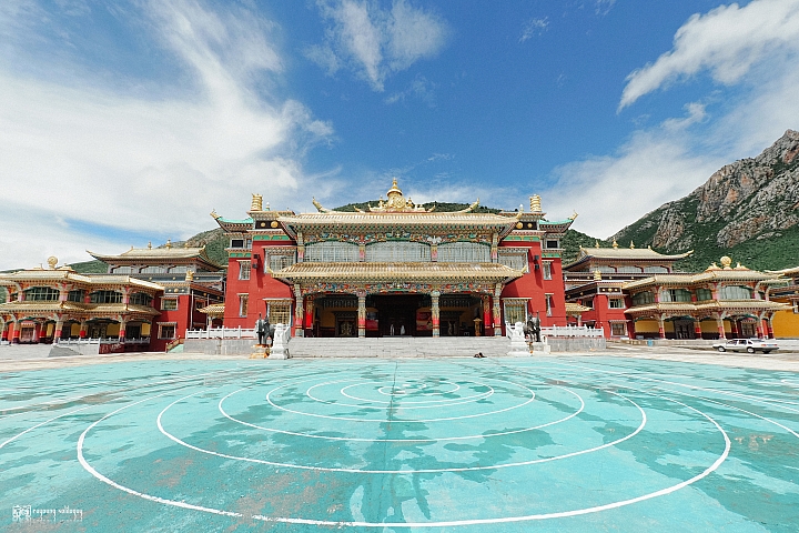 點我看大圖 她說天涯若是卷底片:離天空那麼近的地方