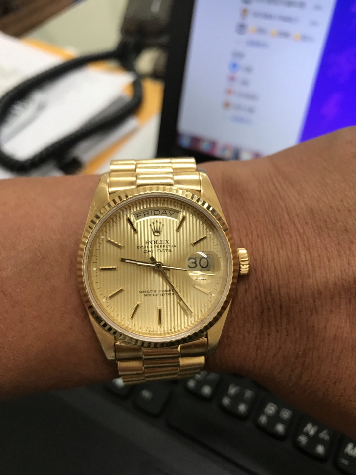 老勞!不好意思，想請教一下這隻錶的型號！感謝各位！