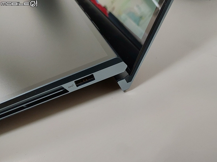 點我看大圖 華碩雙螢幕筆電 ZenBook Pro Duo UX581開箱