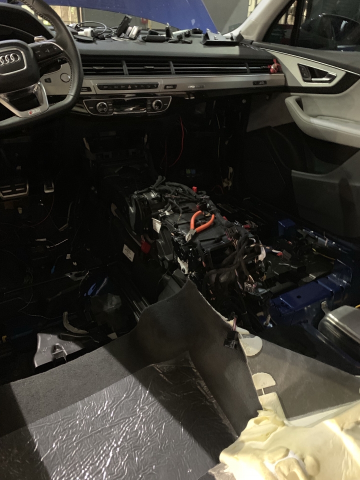 Q7 4M升級氣壓避震分享