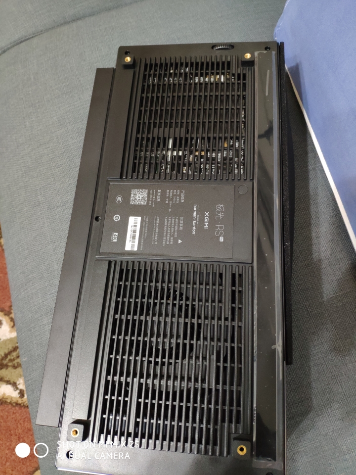 極米 Rs PRO 投影機開箱