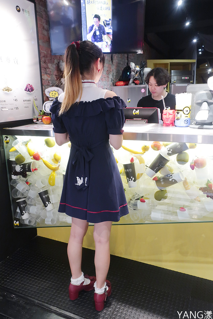 【士林】Classic Milk-CM啪啪奶士林無盡店，新鮮水果打成奶，店內用餐區好好拍