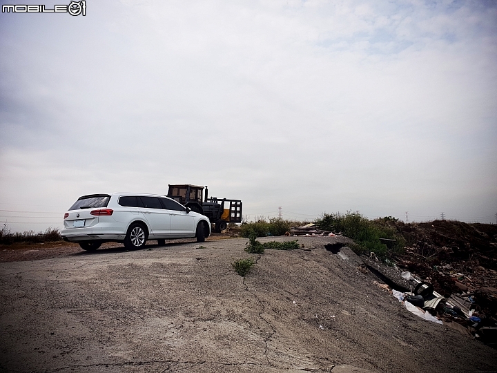 純白潔淨的Passat Variant