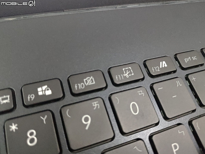 點我看大圖 窄邊框類電競筆電ASUS X571星夜黑開箱