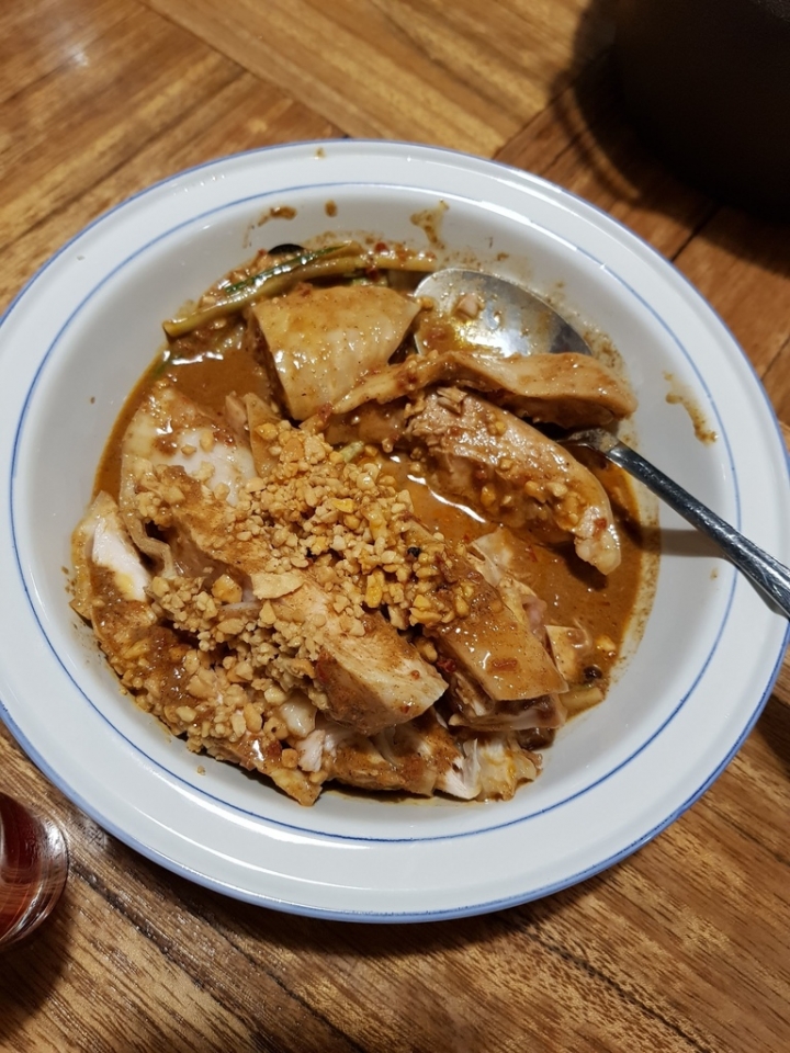 [開飯川食堂 台中大遠百店] 2019食記 川菜美食推薦之流口水雞明星菜色超有特色! 催淚蛋剝皮辣椒好組配~ 超級下飯~