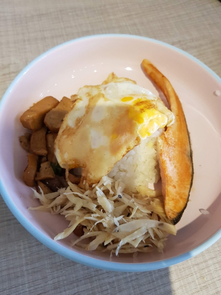 苗栗縣頭份市 尚順附近 [老派的約會] 早午餐 簡餐 下午茶 網美風格 公主風 超適合拍照呀~~ 氣氛佳 2019食記