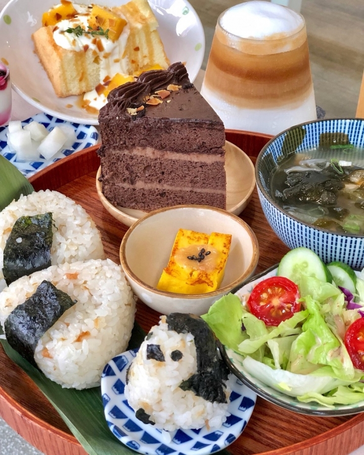 【日暖咖啡】桃園日式文青小店|企鵝飯糰|甜點蛋糕