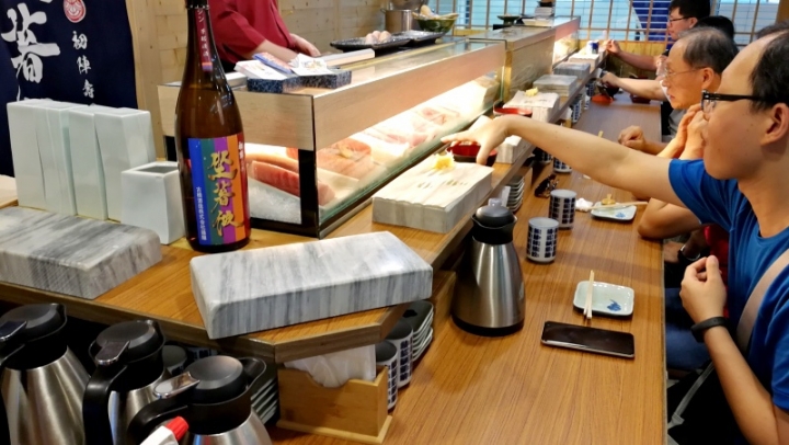 [桃園-中壢-威尼斯影城]坐著做--初陣壽司