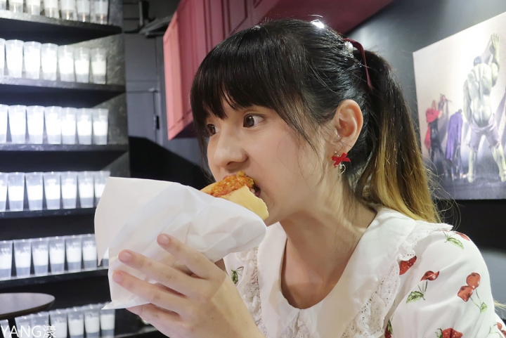 【士林】Classic Milk-CM啪啪奶士林無盡店，新鮮水果打成奶，店內用餐區好好拍