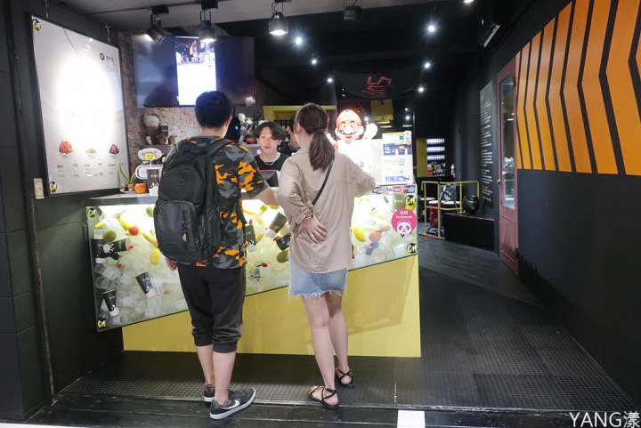 【士林】Classic Milk-CM啪啪奶士林無盡店，新鮮水果打成奶，店內用餐區好好拍