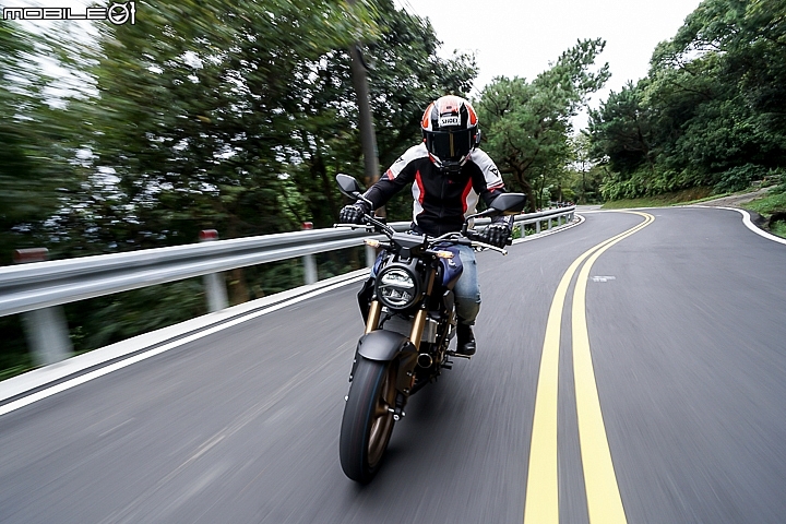 2019 HONDA CB300R 試駕 極輕量運動街跑誕生