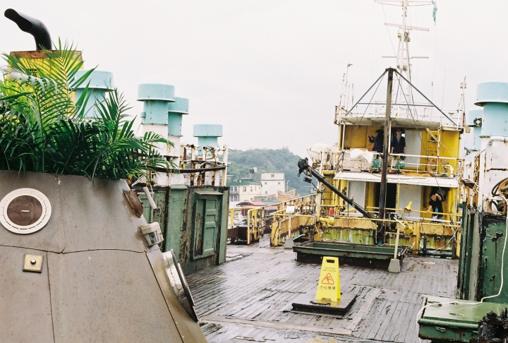 [Canon EOS 300]黑輪知性之旅[Kodak 200][50mm]