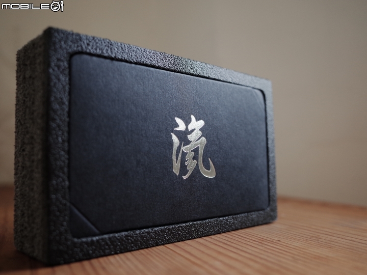 點我看大圖 開箱|MIT主婦廚房必備小物|MiniBle Q微氣泡起波器-轉向版