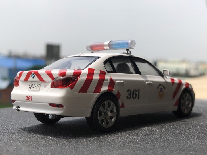 1/43 國道警察 BMW E60 紅斑馬變身紀實