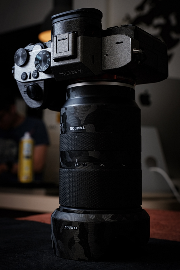 A73 機身仿富士復古貼膜 + Tamron2875 迷彩貼膜 LIFEGUARD 開箱