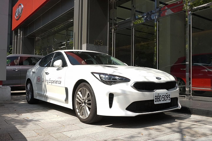 點我看大圖 139萬起,Stinger-質感與操控兼具的德國骨韓國車