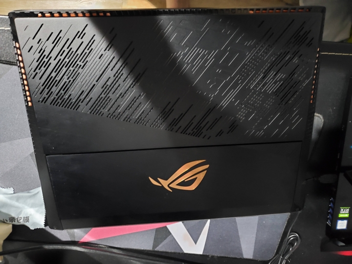 ROG MOTHERSHIP GZ700 簡易開箱