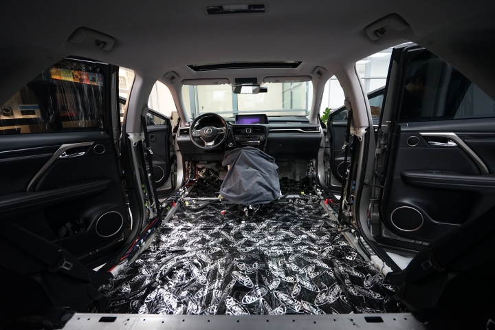 Rx200t安裝 CarPlay 後音響畢業了😅
