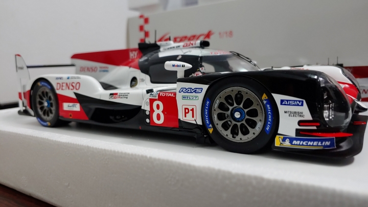 [開箱]1/18 SPARK Toyota TS050 2018