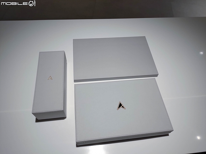 ZenBook Edition 30 白色高質感皮革精品筆電開箱