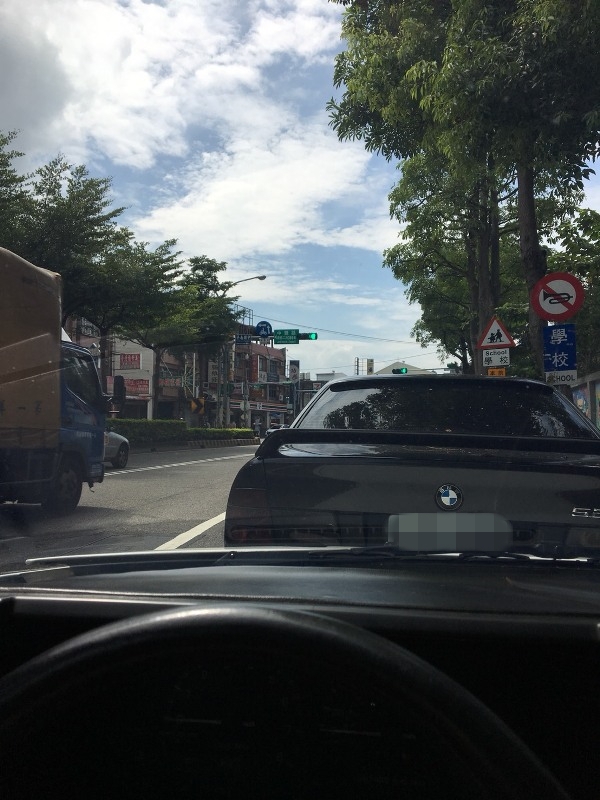 經典 AE86 老車~來企貼隔熱紙了...全車T2-30