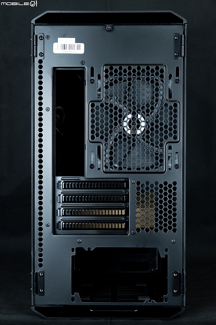 點我看大圖 穠纖合度的Evolv (? Phanteks Enthoo Evolv MATX