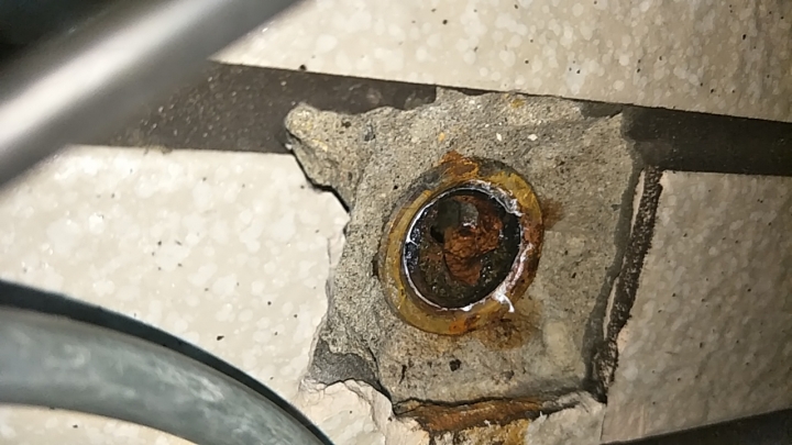 熱水器水管爆了