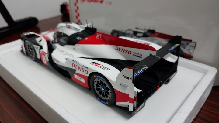 [開箱]1/18 SPARK Toyota TS050 2018