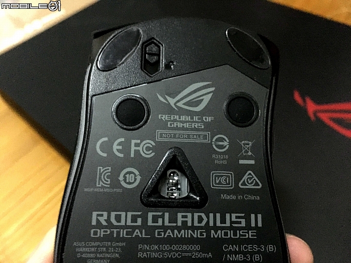 點我看大圖 終於到我家:西風之神 GX701GWR 入手心得