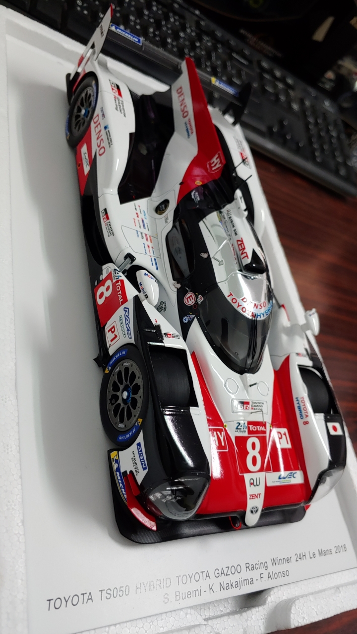 [開箱]1/18 SPARK Toyota TS050 2018