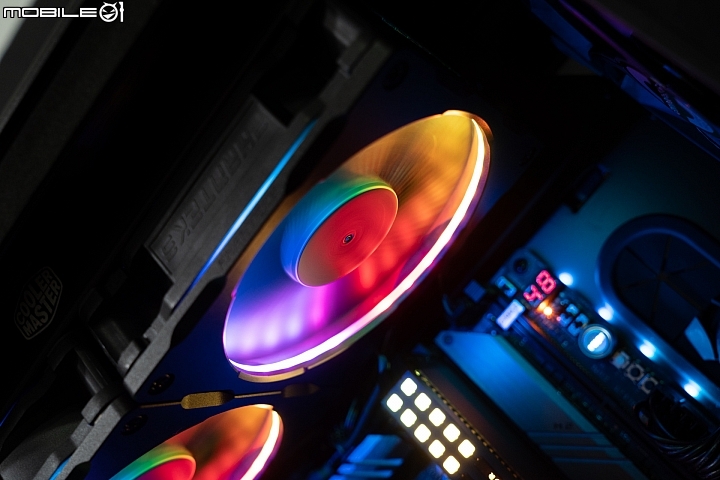 點我看大圖 穠纖合度的Evolv (? Phanteks Enthoo Evolv MATX
