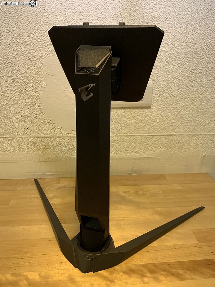 技嘉撿到槍 AORUS CV27Q HBR3 新機 2K-165 曲面電競螢幕新開箱