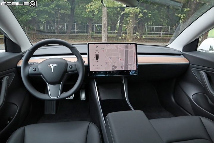 Tesla Model 3 Performance 試駕,科幻想像的現在進行式