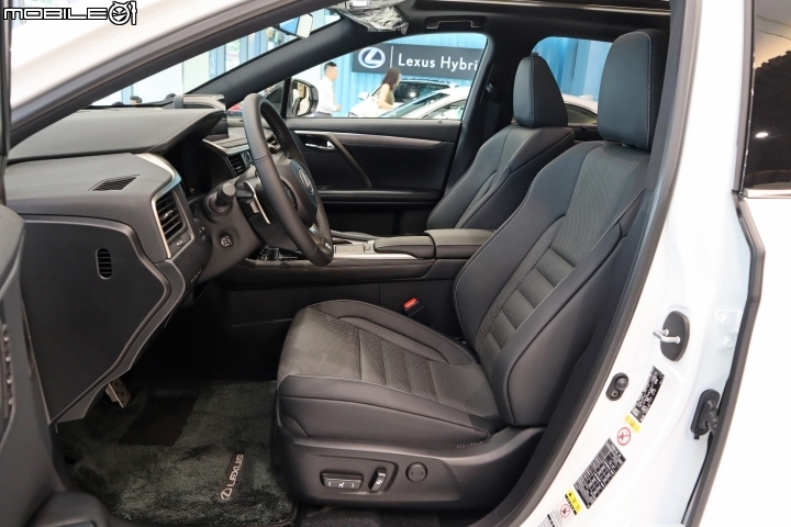 【正式售價公佈】Lexus小改款RX全面標配全速域ACC、車道維持、Carplay與主動式LED頭燈